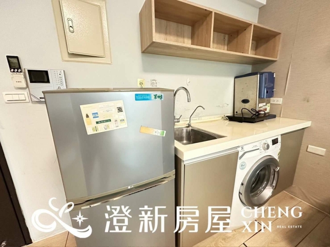 🎉市中心/獨立洗脫烘洗衣機/獨立曬衣窗台/有電梯/專屬室內機車位/日系時尚簡約裝潢/超優質屋況/獨立流理臺可開伙/衛浴乾濕分離有對外窗/垃圾集中🎉（第7張）