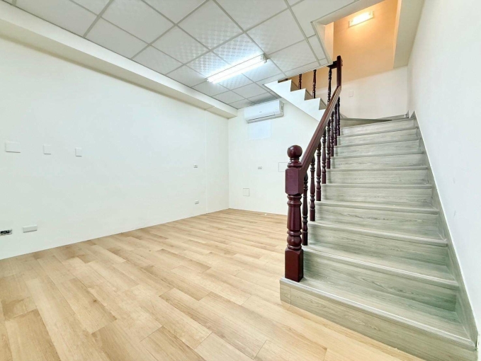 五期南屯捷運樓店出租~*這是社區樓店*（第2張）