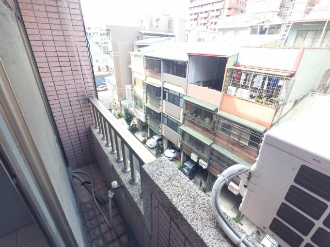 近中國醫*可租補*可短租*電梯套房*陽台獨洗~*（第14張）