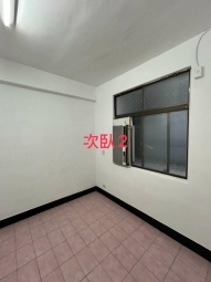 三鶯線福德捷運站旁，鄰近交流道，通勤或南來北往交通超方便。（第5張）