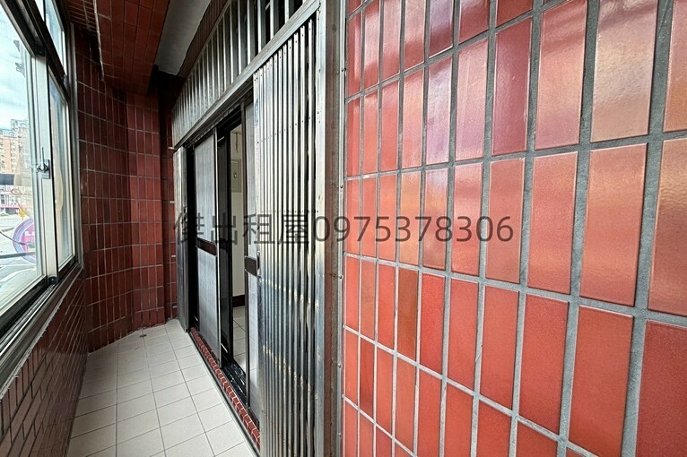 傑出租屋/南崁稀有低樓層兩房,全新裝潢即刻入住!（第3張）