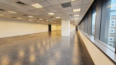 ☆捷運松山站☆指標商業大樓、邊間、挑高氣派門廳（第5張）