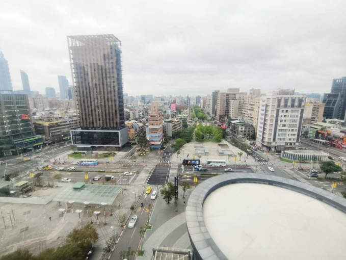 ☆捷運松山站☆指標商業大樓、邊間、挑高氣派門廳(第8張)