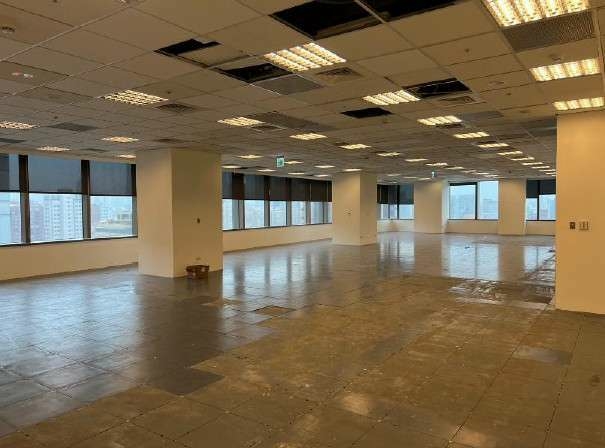 ☆捷運松山站☆指標商業大樓、邊間、挑高氣派門廳（第2張）