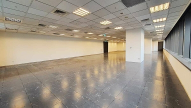 ☆捷運松山站☆指標商業大樓、邊間、挑高氣派門廳（第4張）