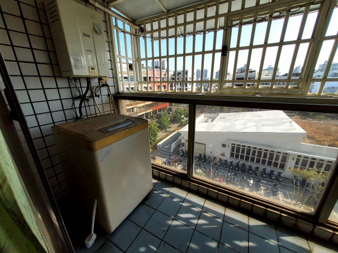 獨立大套房-台中後站新時代購物中心旁(代收包裹,可租補)(第11張)