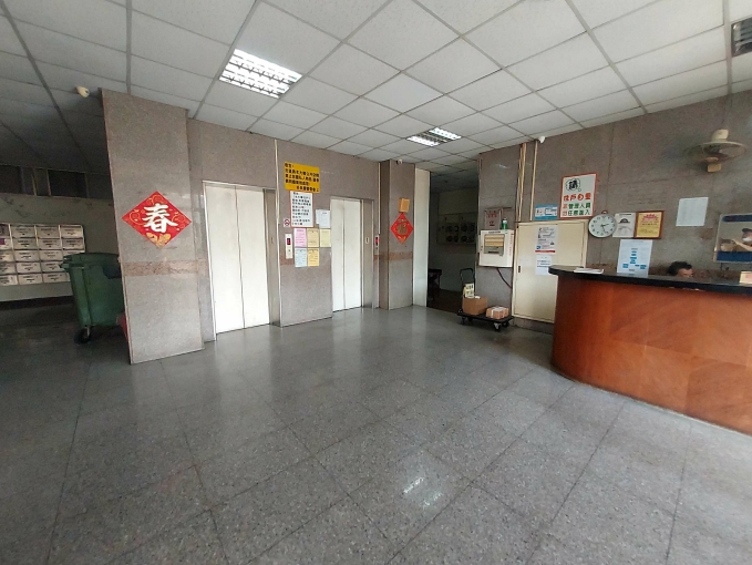 獨立大套房-台中後站新時代購物中心旁(代收包裹,可租補)(第4張)