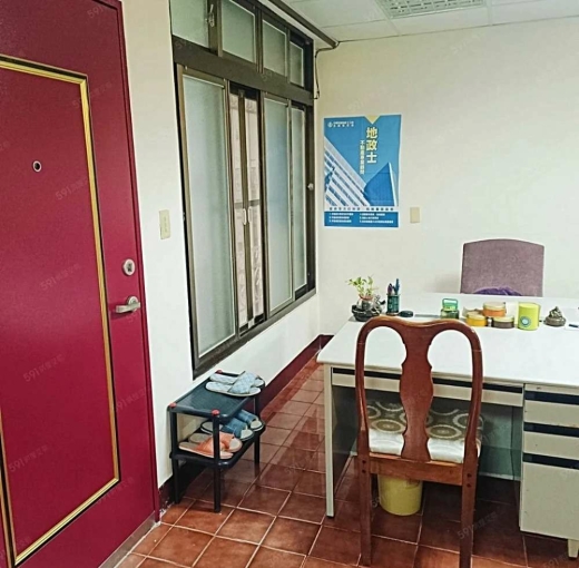 板橋捷運火車站❤️住辦租補營登❤️門口停車❤️俱全採光（第4張）