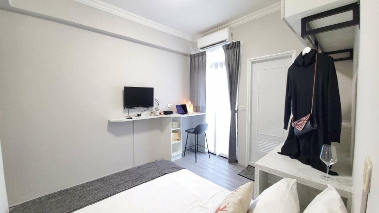 西裝快皺掉了⚡可租補✨陽台獨洗💕近逢甲 中央公園⚡宇你相見（第1張）