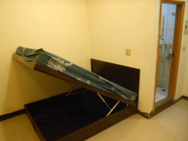 免仲介費 中原至尊社區電梯3樓優質網路大套房出租 只另付電費 - Image 3