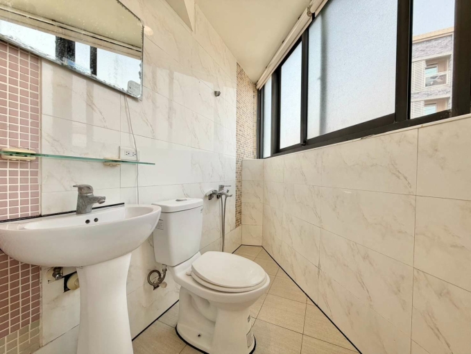 珍珠奶茶不要珍珠✨可租補✨陽台獨洗💕近一中 中友⚡宇你相見（第11張）