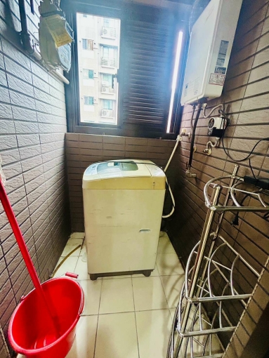 免仲稀有正1房1廳大衛浴✨可雙租補台水電✨近中華路夜市、一中街、電影院 - Image 5