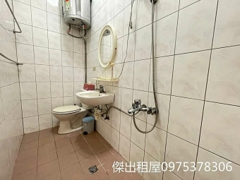 傑出租屋/市府稀有1樓,挑高,室內機車位! - Image 10