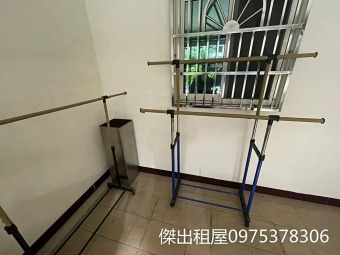 傑出租屋/市府稀有1樓,挑高,室內機車位! - Image 12