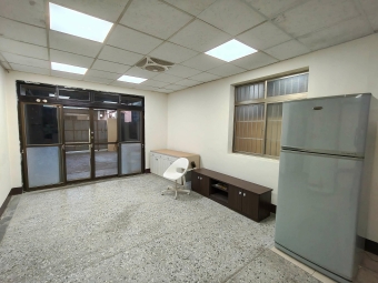 老樹公園巷口✨8米寬大庭院一樓平房✨可店住可營登（第11張）