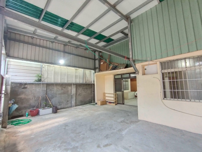 老樹公園巷口✨8米寬大庭院一樓平房✨可店住可營登