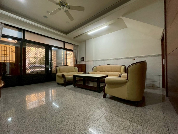 🔥南屯整棟透天🔥超大坪數🔥全新冷氣🔥跑步機（第1張）