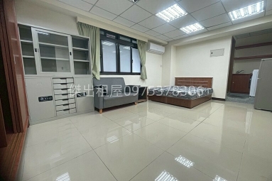 傑出租屋/藝文社區電梯,洗脫烘,代收包裹/垃圾!（第1張）