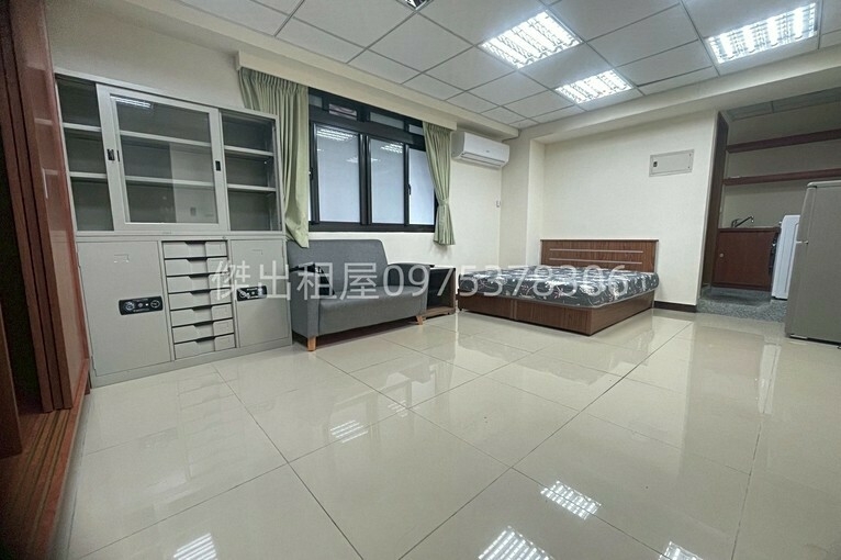 傑出租屋/藝文社區電梯,洗脫烘,代收包裹/垃圾!(第1張)