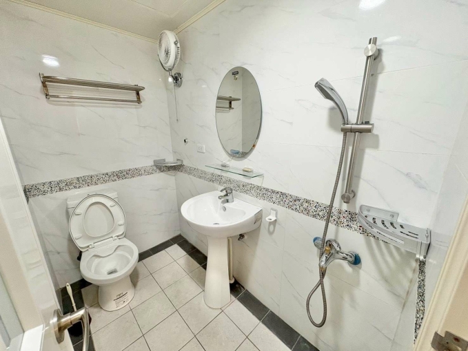 合租首選💖3房2衛浴✅雙租補✨陽台獨洗曬📍東海弘光靜宜(第14張)