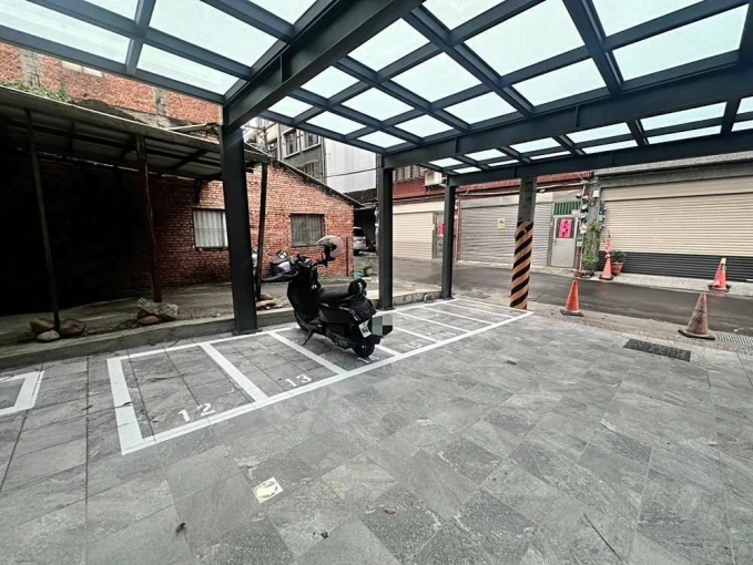 沛沛租🔅巨蛋龜山工業區/全新電梯陽台獨洗/機車位 - Image 2