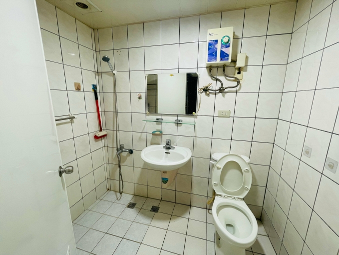 潭子台水台電獨立套房可租屋補助入戶籍 - Image 5