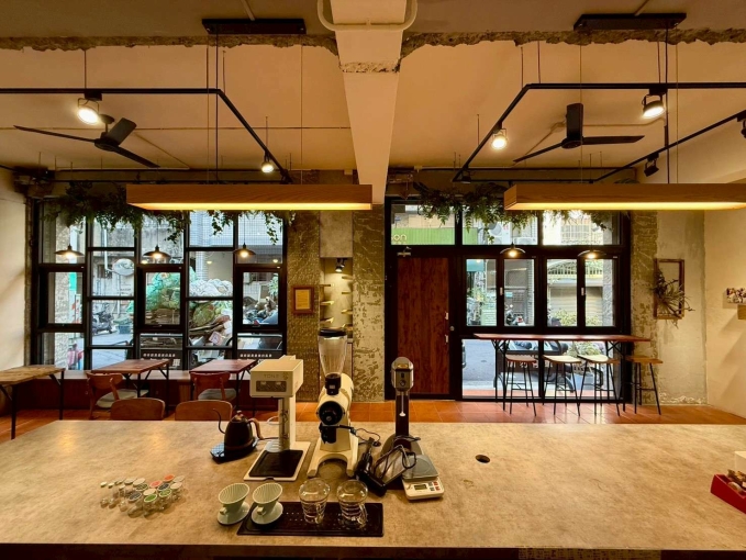 租-五期精誠v向上｜10米大面寬｜邊間*咖啡廳店面（第7張）