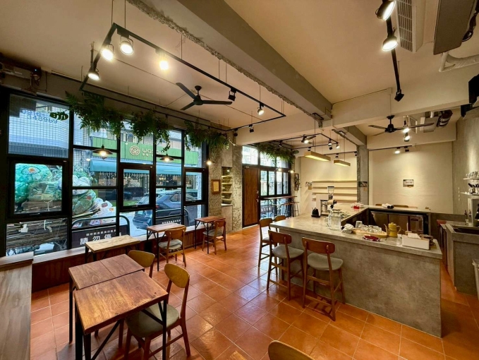 租-五期精誠v向上｜10米大面寬｜邊間*咖啡廳店面（第13張）