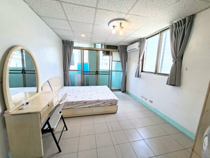 西區首選採光佳~已換變頻冷氣🌼電梯子母車 - Image 4