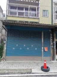 黃金店面出租，宜開店、宜居，近學區、近醫院賃者，請盡速、近市場、近公車總站，交通便利。若有意願租與我聯繫。劉先生：0928805092。(仲介勿擾)！（第1張）