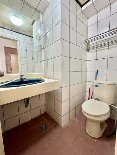 類一房一廳✨台水電✨雙租補✨陽台獨洗✨木地板✨ - Image 7