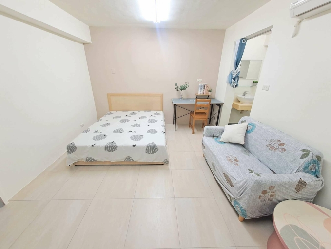 大空間*沙發*陽台獨洗曬*飲水機*子母車*機車位 - Image 3