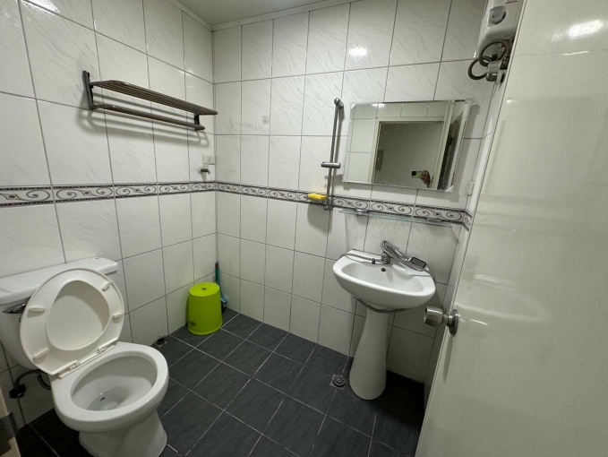 興大附中仁愛醫院小套房可租補 - Image 1