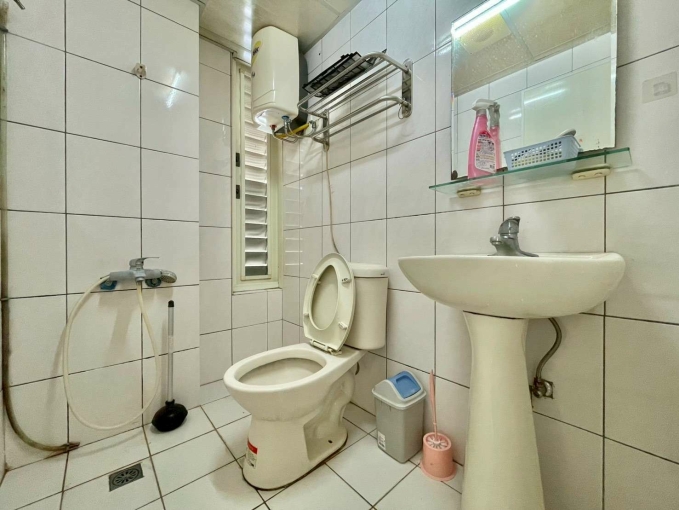 新光超值採光套房☆飲水機☆子母車（第6張）