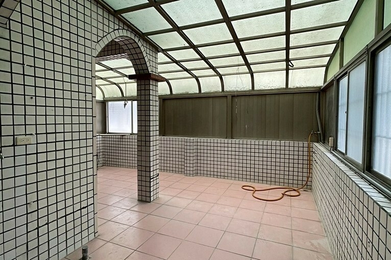 兆基社會住宅🏡社皮巷弄車庫透天/大露臺/可租補(第8張)