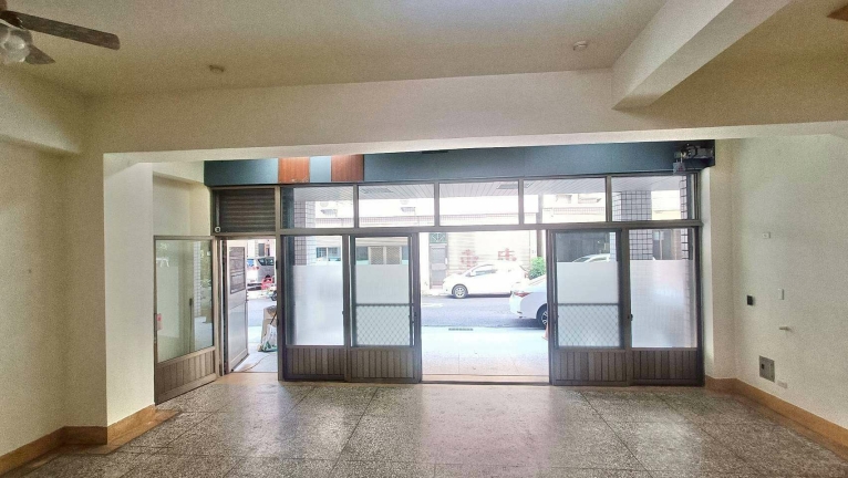 🌟【大里東明路大面寬樓店1+2F】住店合一  34000 可營登（第2張）