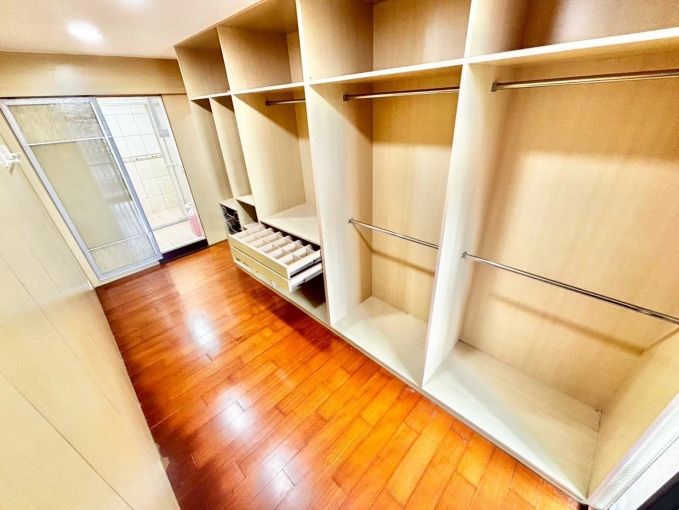 可雙租補✨可寵大套房✨陽台獨洗曬✨衛浴乾溼分離✨更衣室🏡機車位 - Image 8