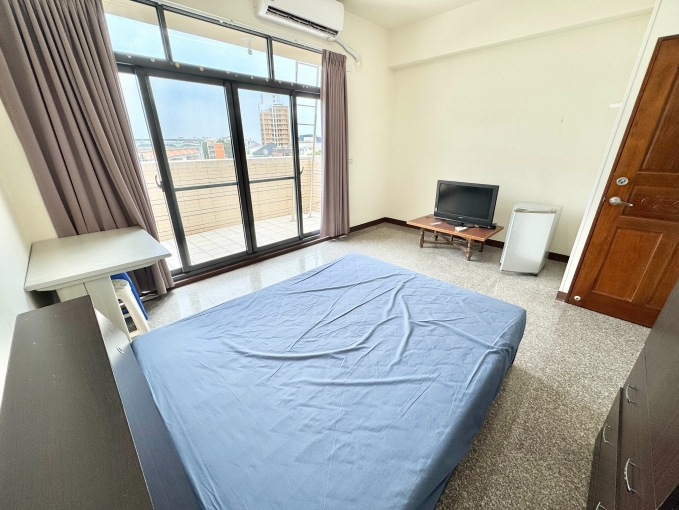 🏡潭子稀有陽台套房🏡可租補•採光好•近國道四號•潭陽國小•潭子科技園區 - Image 1