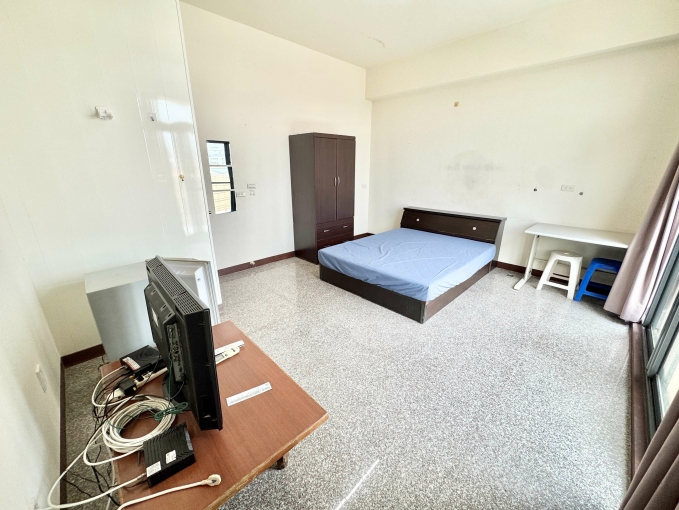 🏡潭子稀有陽台套房🏡可租補•採光好•近國道四號•潭陽國小•潭子科技園區 - Image 3