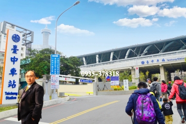 (含管)三井 LaLaport 台中｜浩瀚湖濱城｜三房平車（第4張）