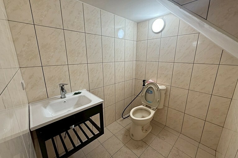 租屋找77🌟桃園夜市,全新1樓工作室,門前停車!（第4張）