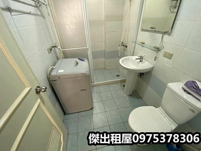 傑出租屋/一層兩戶,採光佳,獨洗,機車好停! - Image 3