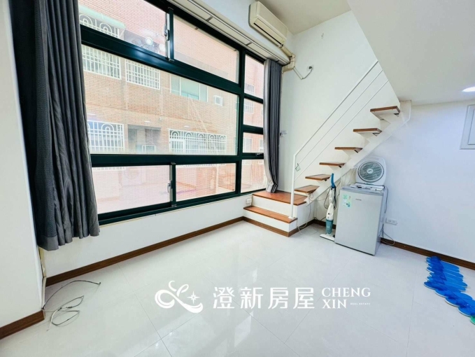🐱🐶金山街一房一廳樓中樓可養貓狗/可租補報稅 🐱🐶室內固定機車位/有電梯/台水台電/獨立洗衣機 - Image 1
