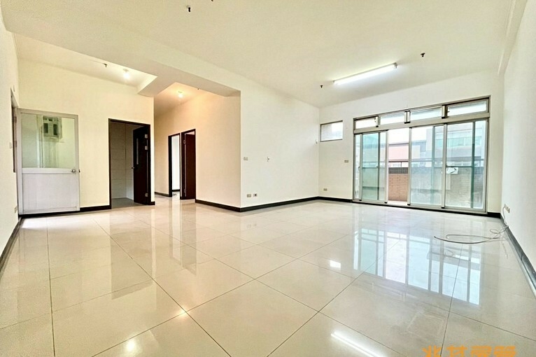 兆基社會住宅🏡鳳山新城大三房租金含平車可寵（第1張）