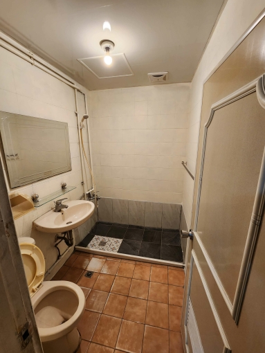 2樓三房水泥隔間（第8張）