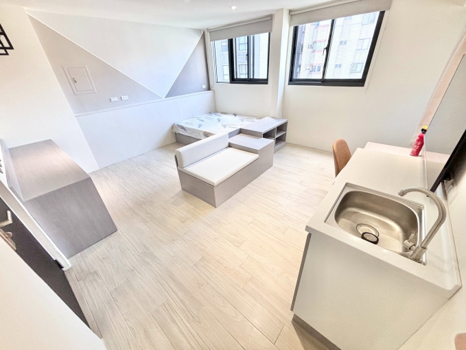 🧡加賴約看🧡全新電梯🧡租屋補助🧡陽台獨洗🧡流理台🧡百萬裝潢🧡稀有釋出🧡 - Image 1