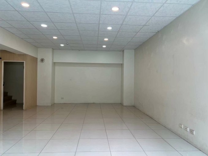 屋況新,林立集合式住宅,店面 附近生活機能佳（第2張）