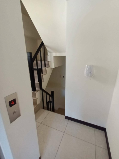 橘子🍊馬到成功🍊新社全新電梯邊間透天🍊含管含電梯保養（第4張）