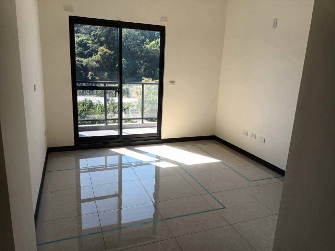 橘子🍊馬到成功🍊新社全新電梯邊間透天🍊含管含電梯保養（第13張）