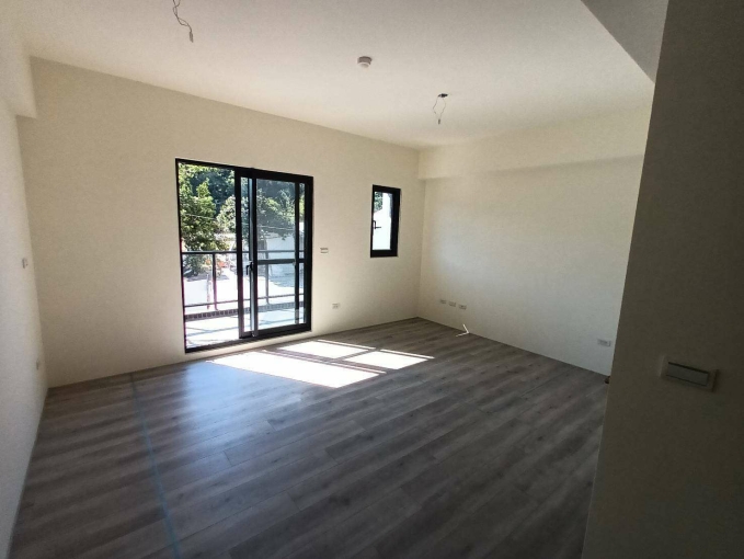 橘子🍊馬到成功🍊新社全新電梯邊間透天🍊含管含電梯保養（第11張）